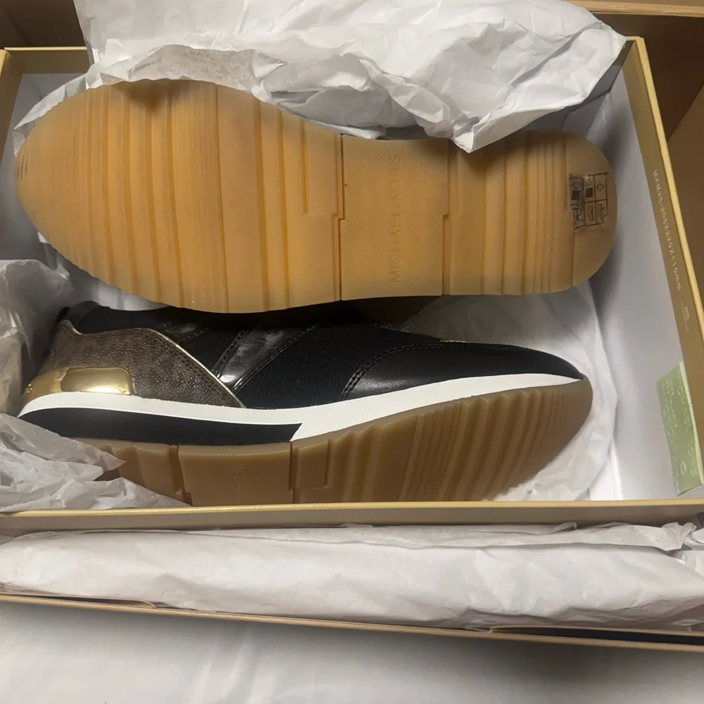 Michael Kors sneakers - Picture 2 of 3